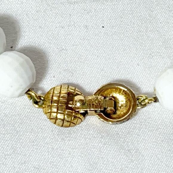 Vintage Gold Tone Monet Necklace Dangle Drop Clip On Earrings White Enamel Bead - Picture 2 of 7